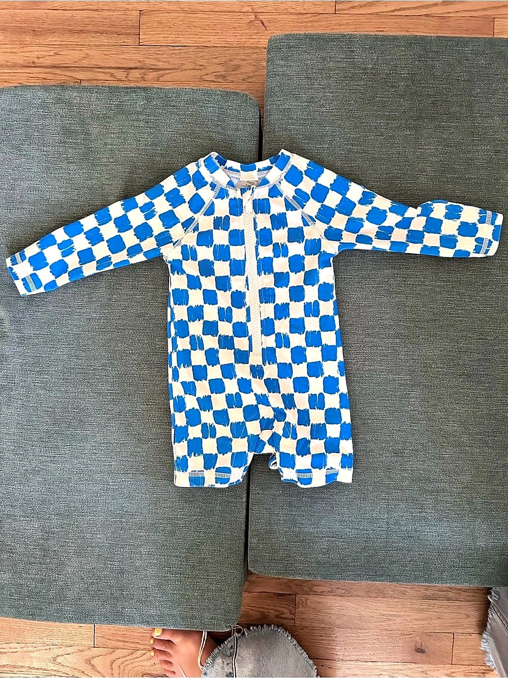 Old Navy Baby Blue & White Checkered rash guard swim suit 6-12M Like New